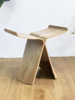 Drugelis išmatose kūrybos paprasta lenktos medienos maža kėdė riešuto žurnalas spalvos medžio masyvo Šiaurės žurnalas kėdė
